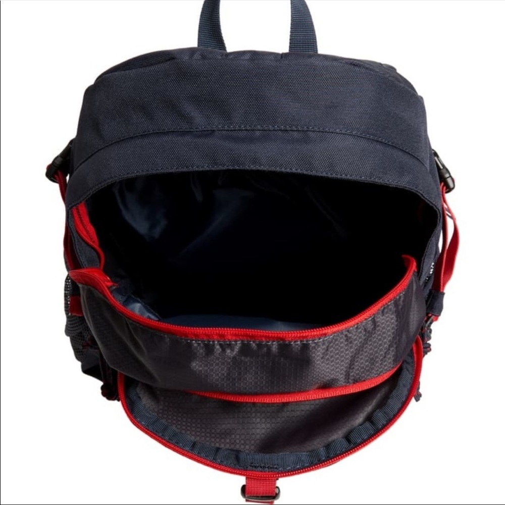 New, NWOT vineyard vines tech backpack - Picture 4 of 8